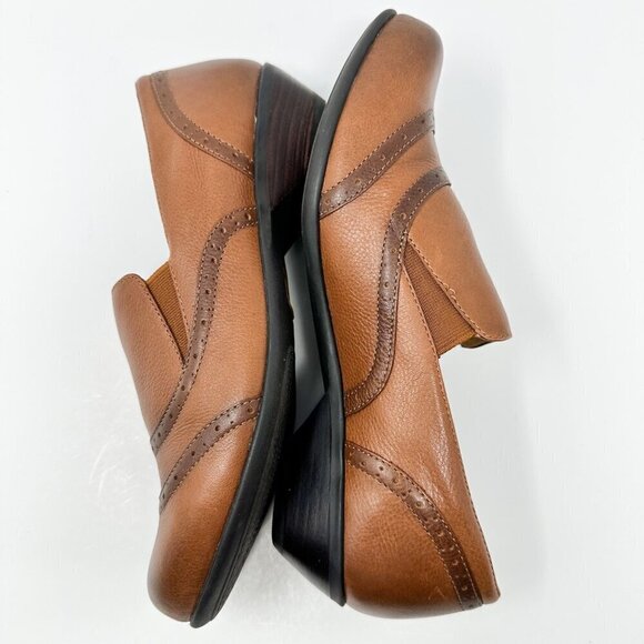 Comfortiva Women's Leather Slip On Tan/Brown Shoes Size 8 Loafers Pumps - Picture 8 of 13